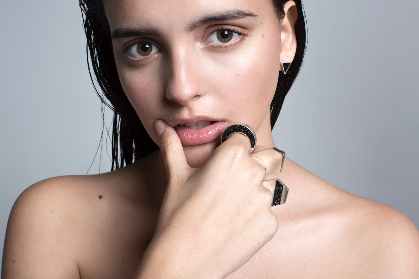 Anillo Geométrico Diagonal - CARBONO14