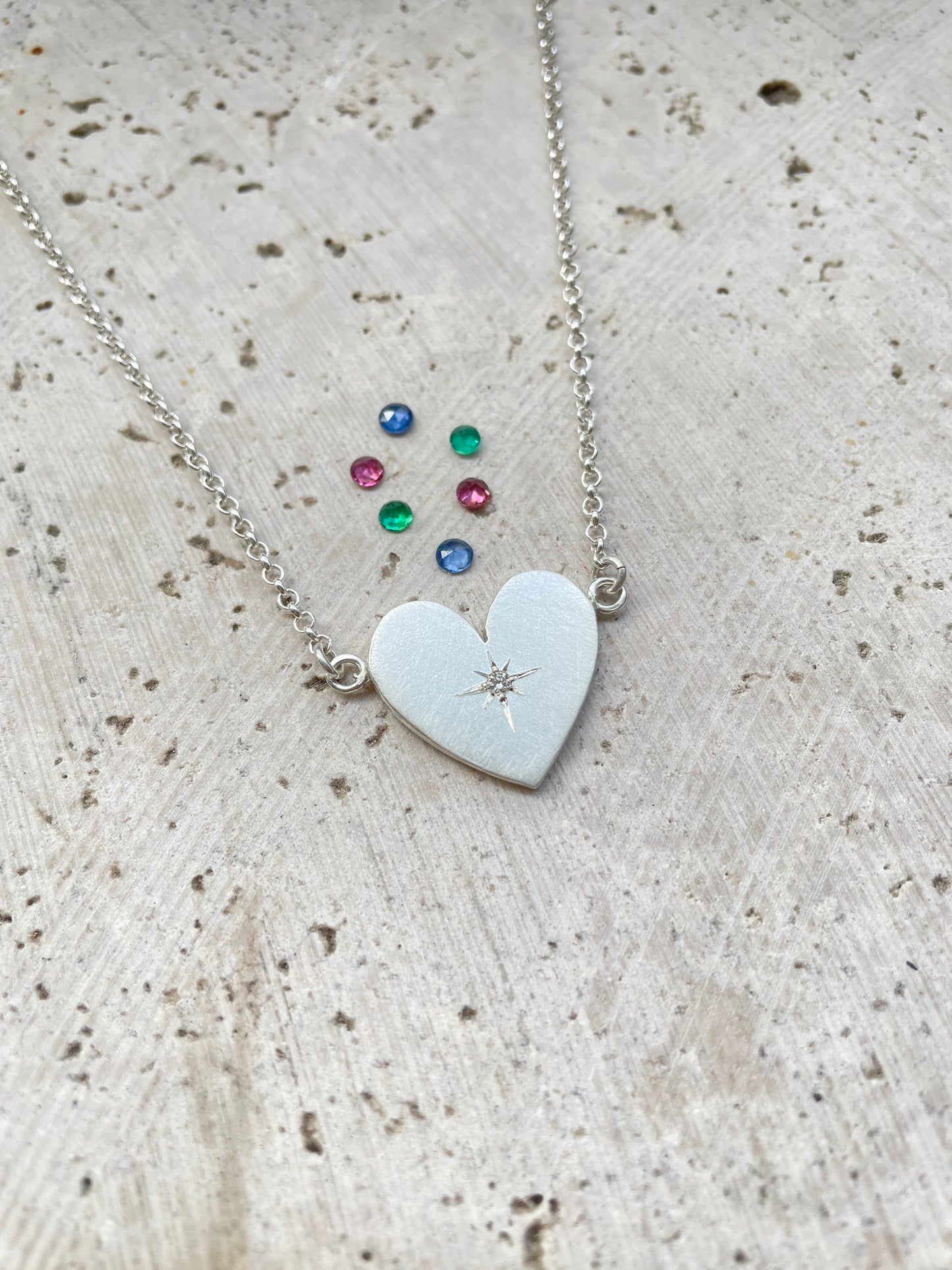 Collar Corazon con Diamante - MINIMAL GOLD